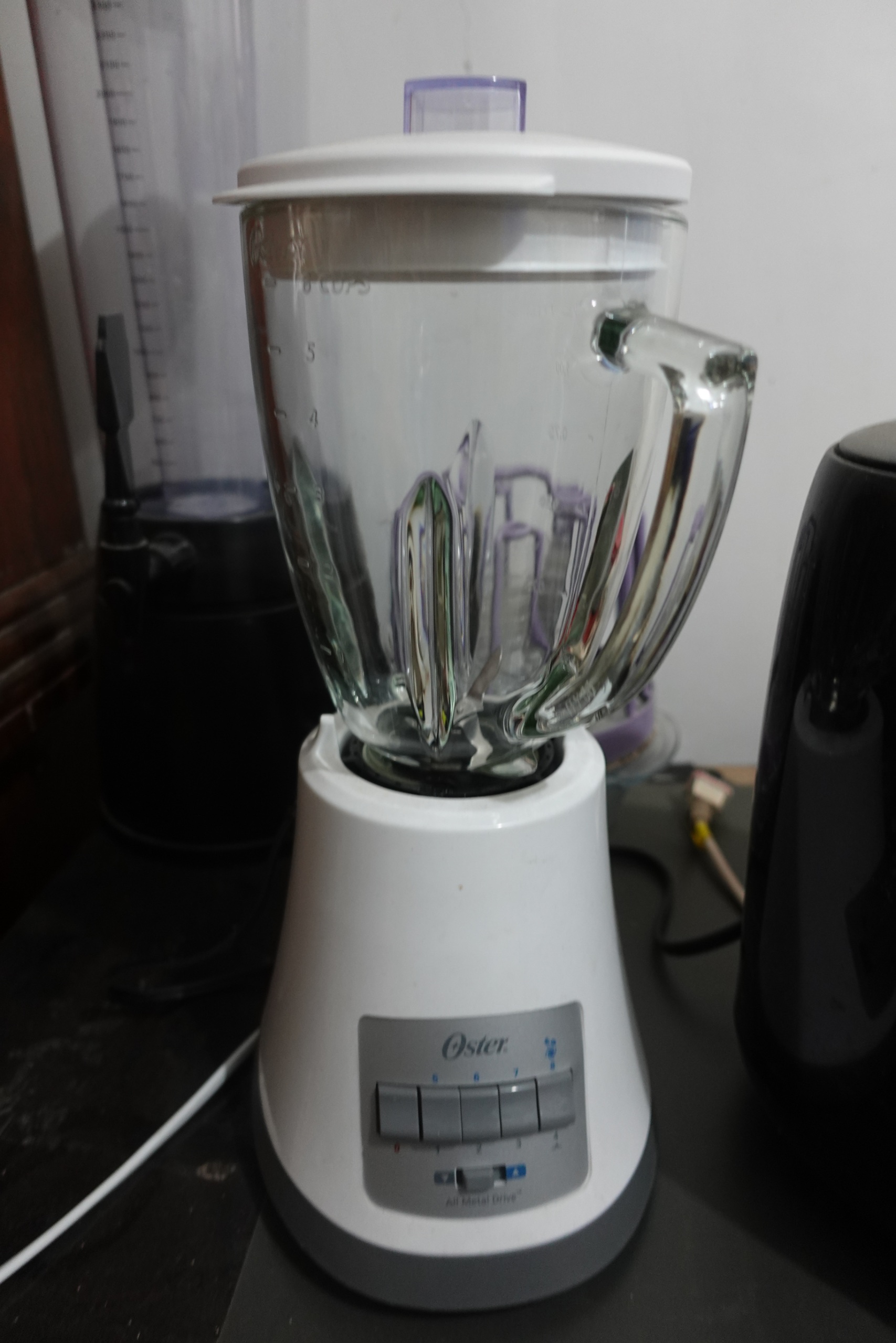 Oster Glass Blender with Lid (Used)