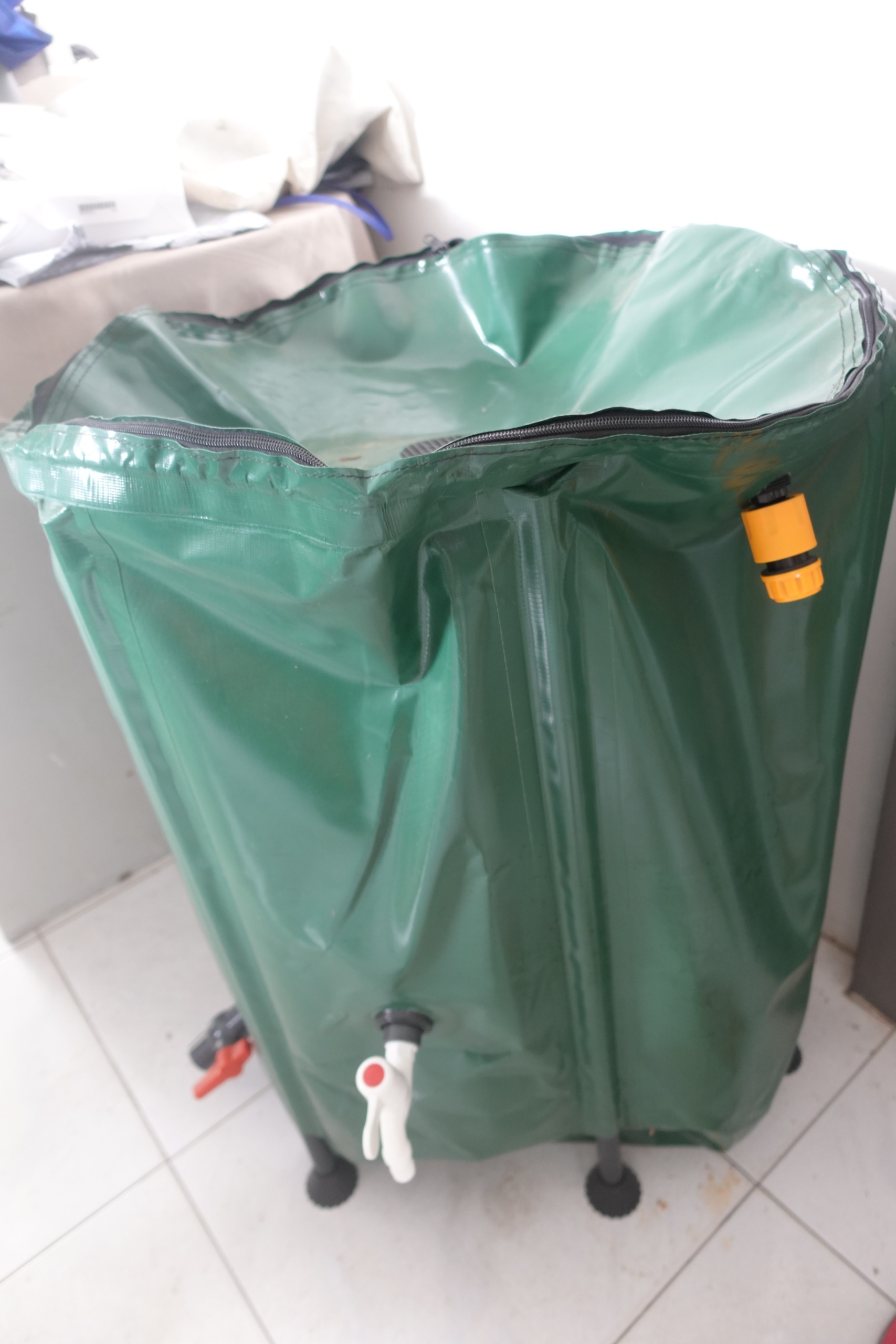 Green Collapsible Water Tank with Tap and Stand