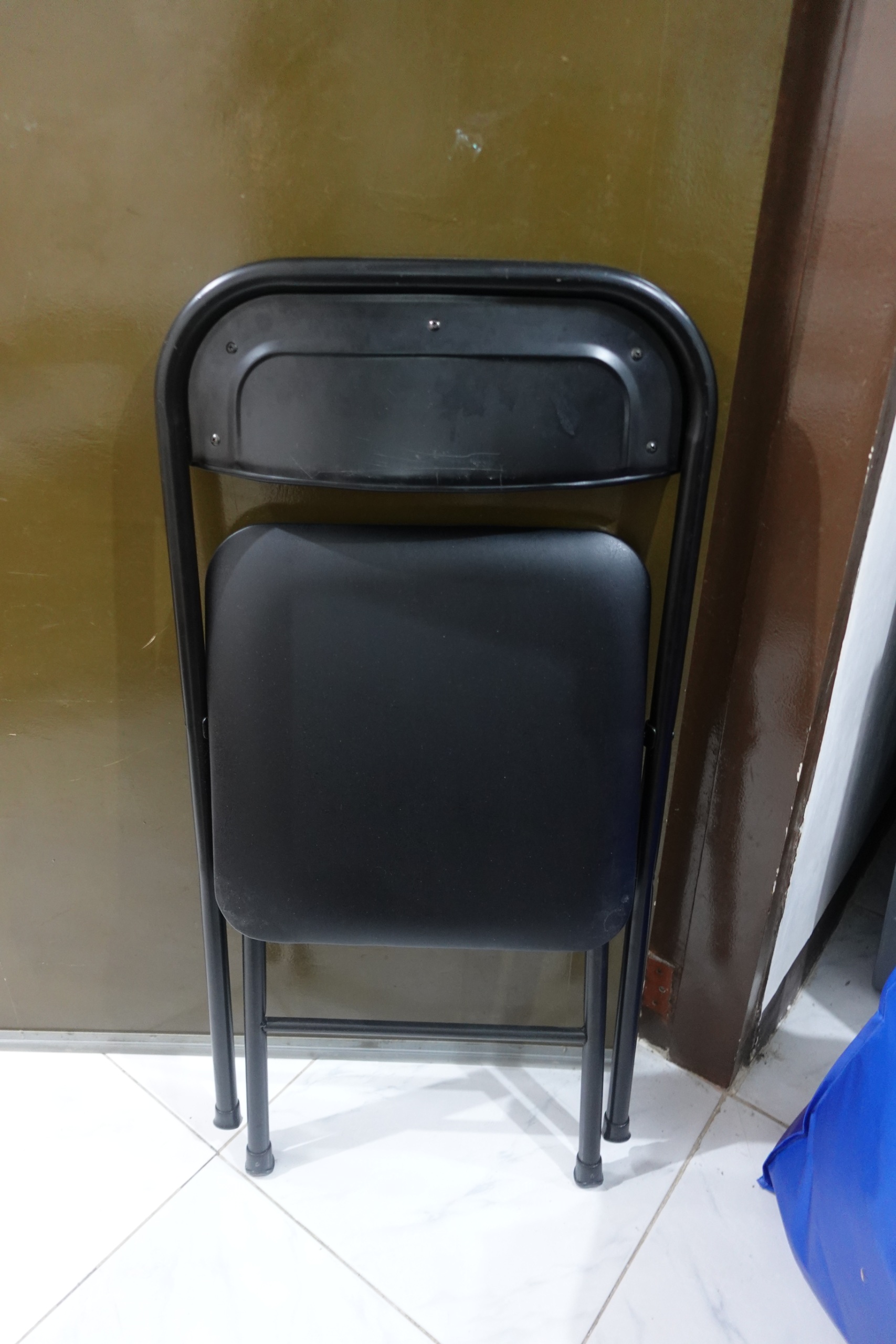Black Metal Folding Chair with Plastic Seat (Used)