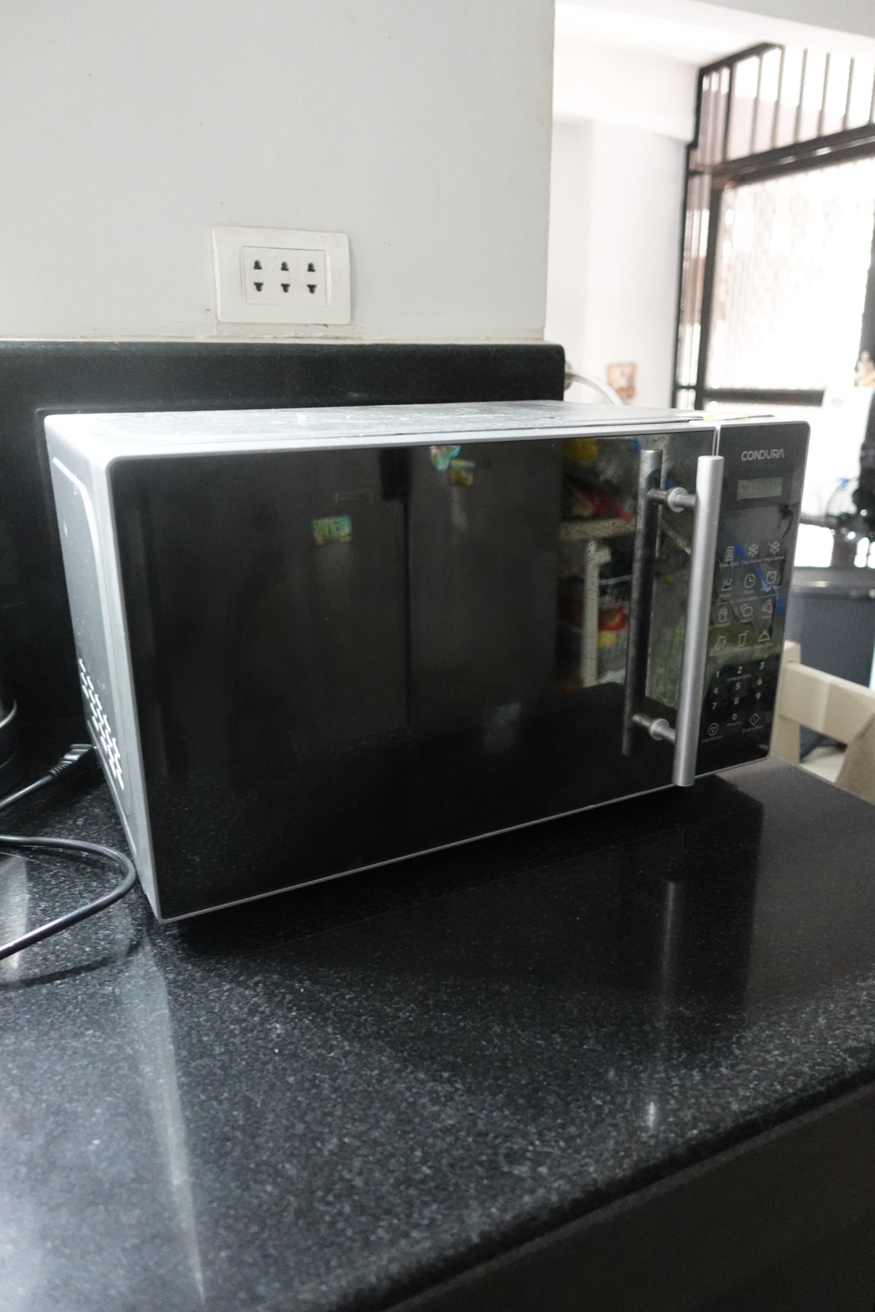 Condura Countertop Microwave Oven Black Silver