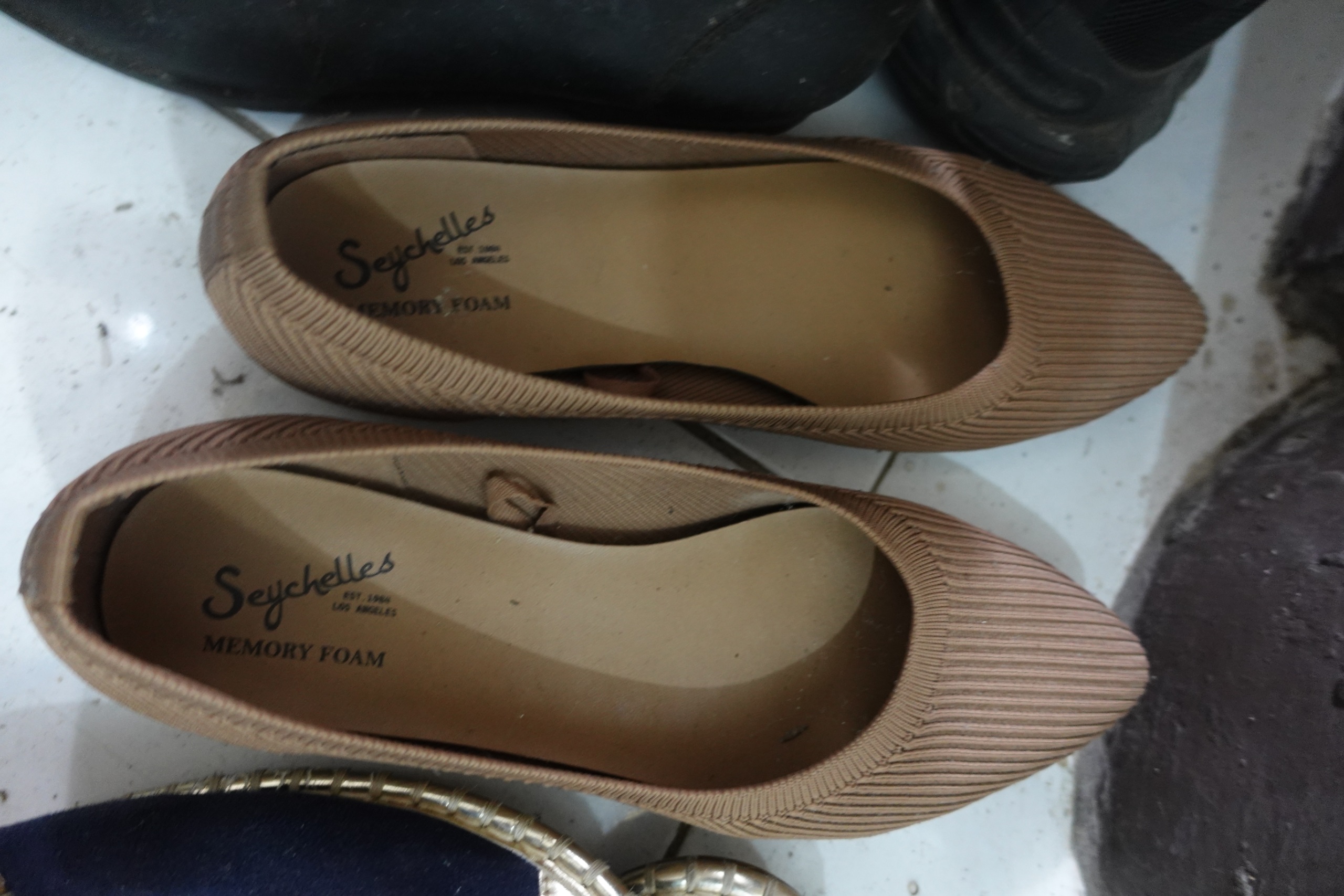 Seychelles beige memory foam flats