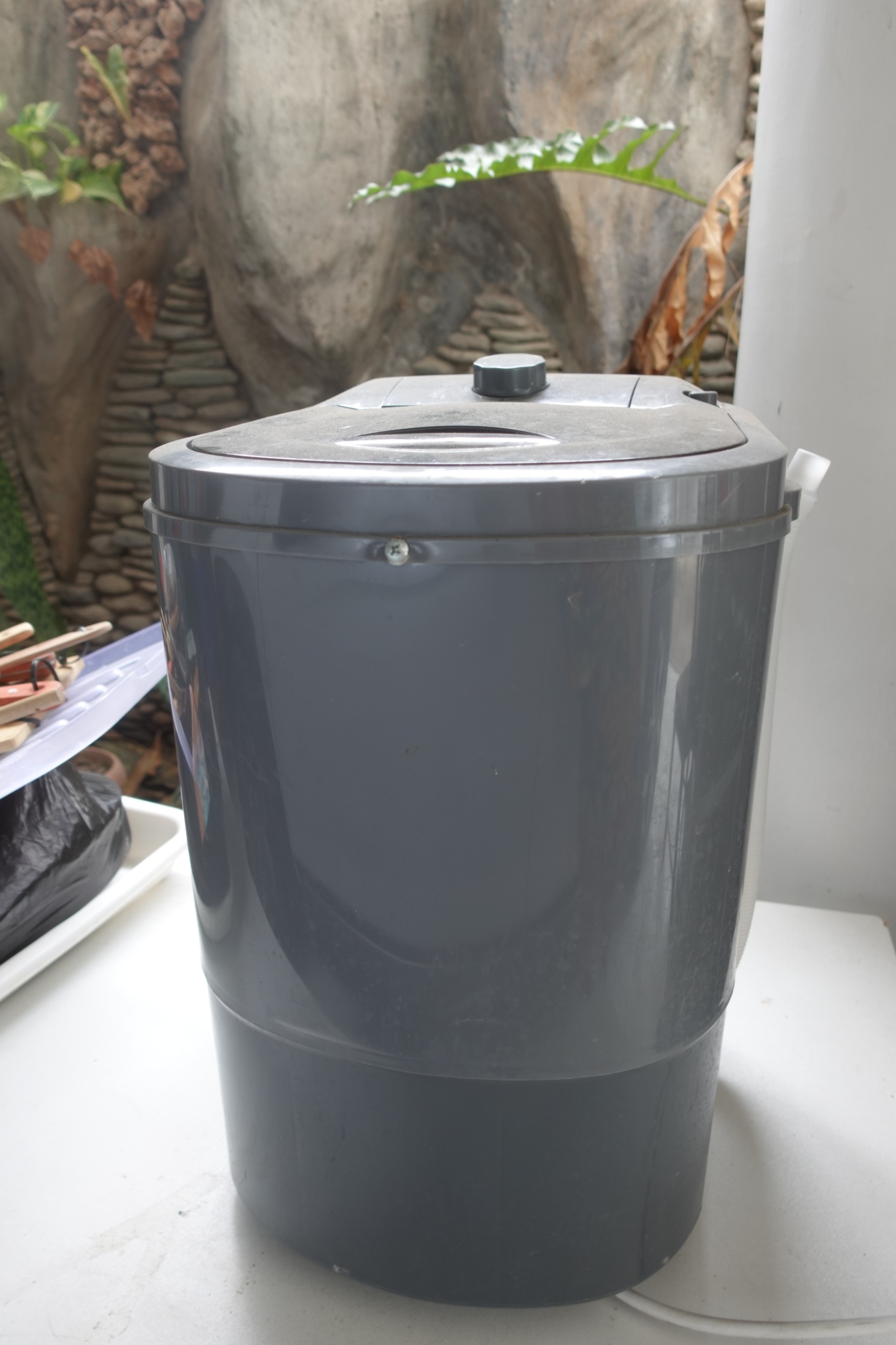 Portable compact washing spinner machine gray