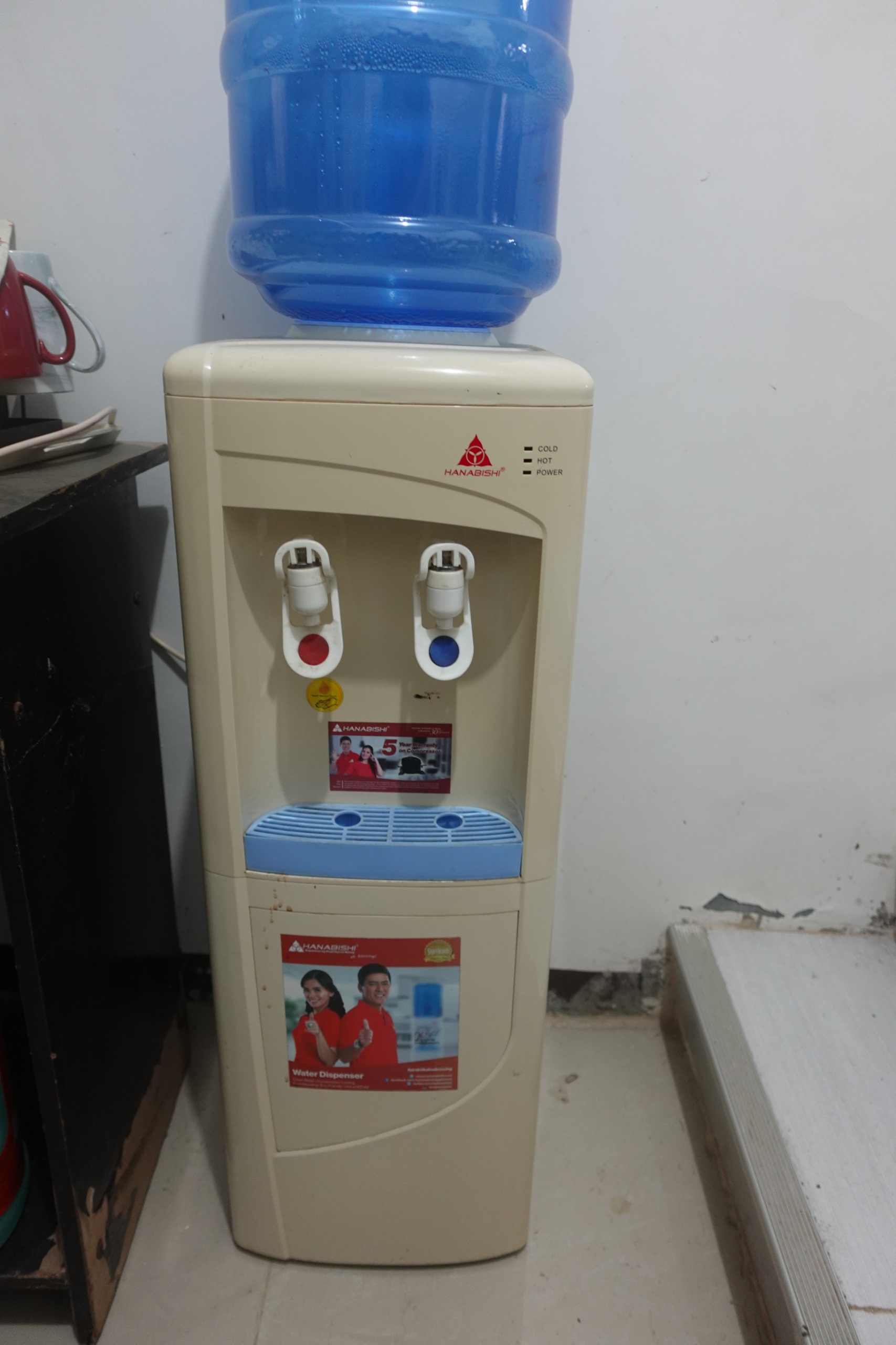 Hanabishi Top Load Water Dispenser Hot and Cold Used